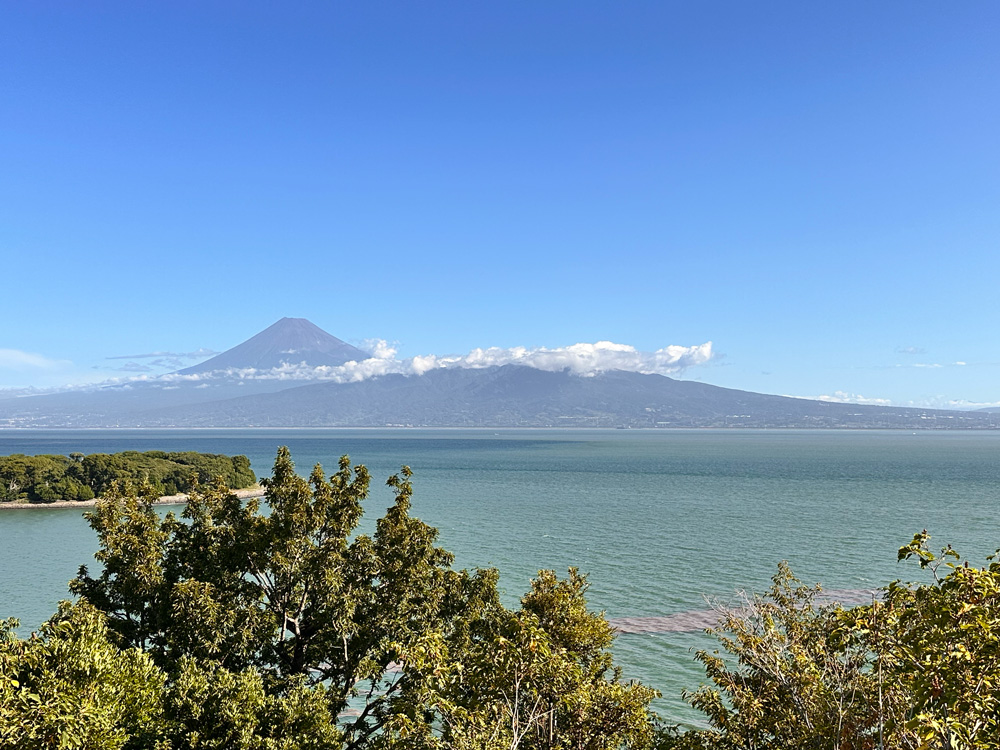 大瀬崎と富士山