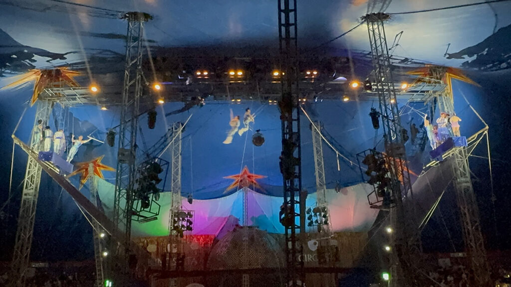 木下大サーカス 空中ブランコ