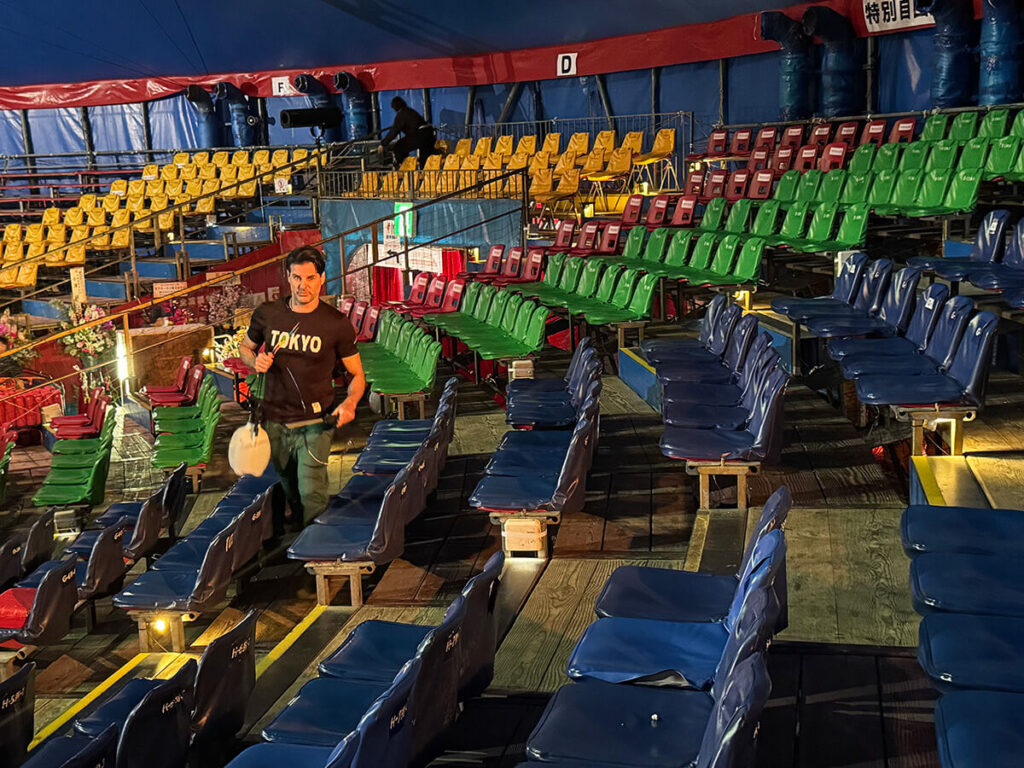 木下大サーカス テント