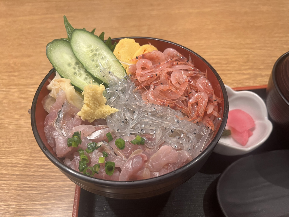 三色丼
